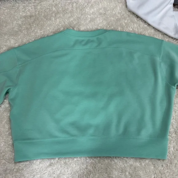 Lululemon Perfectly Oversized Cropped Crew Softstreme sweatshirt FLAW Read - Picture 8 of 12